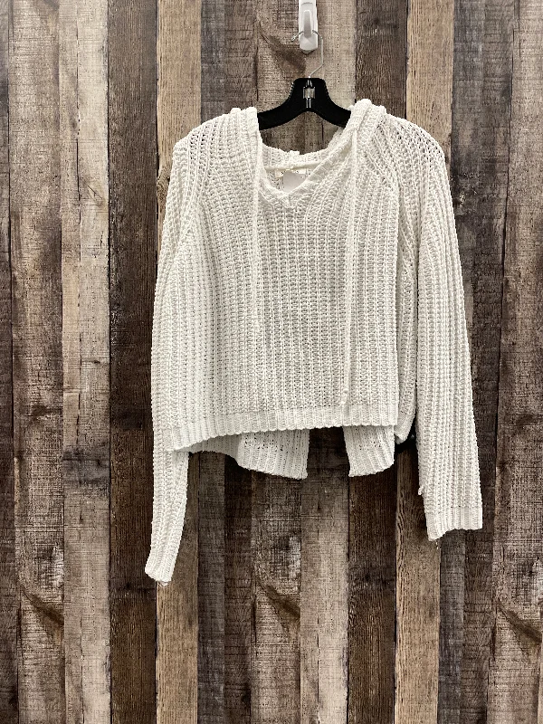 Sweater By Miracle In White, Size: M