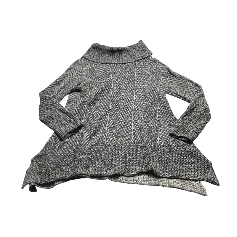 Sweater By Eight Eight Eight In Grey, Size: L